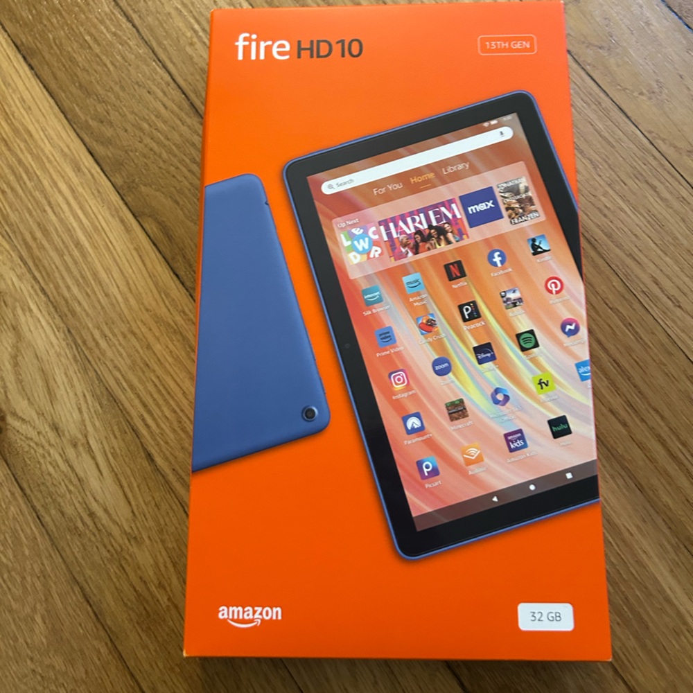 NWT Amazon Fire HD 10 Tablet - Blue